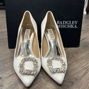 Badgley Mischka Cher Satin White Size 8
